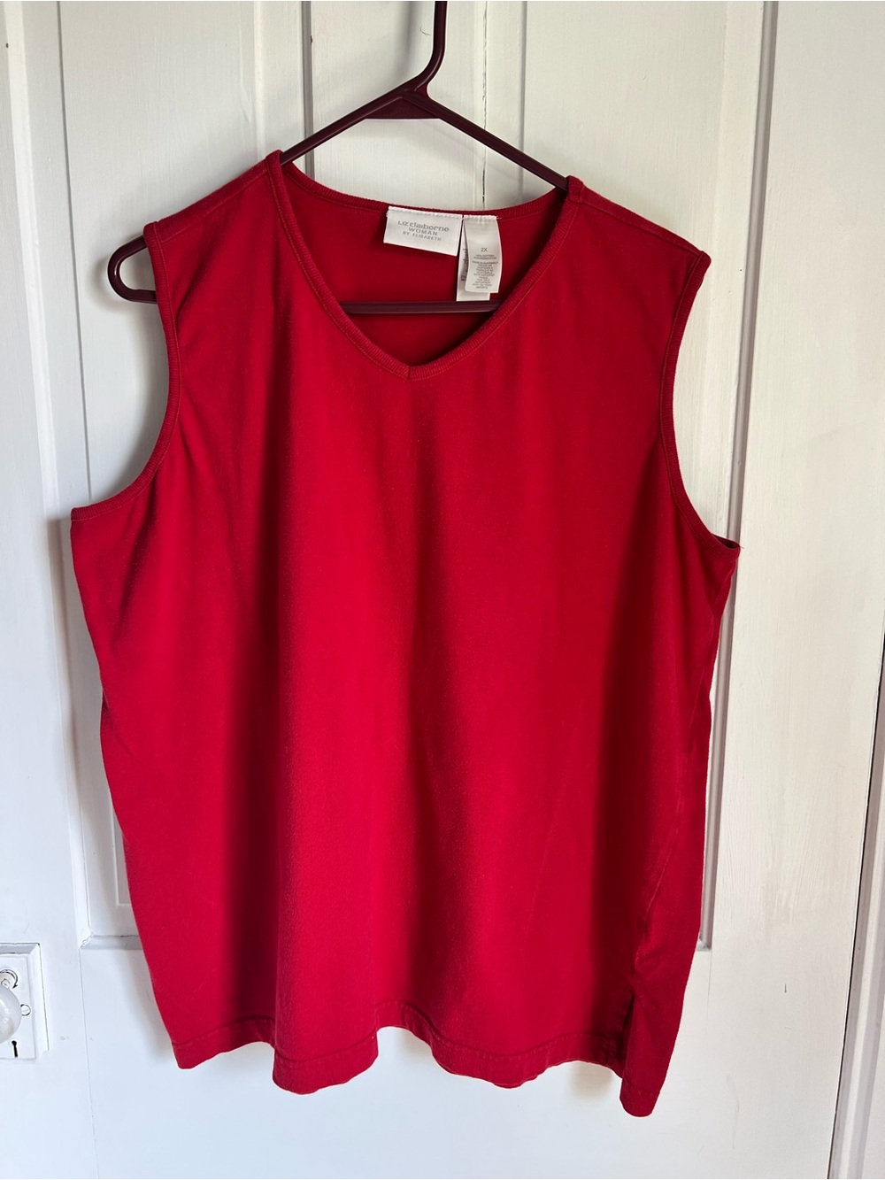 Liz Claiborne Women’s Bright Red V-Neck Sleeveless Tank size 2XL
